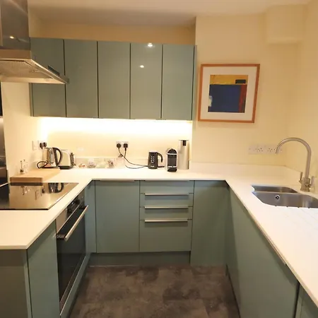 Quiet Riverside With Views And Parking- Hopewell Bristol