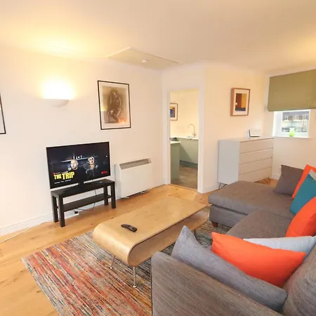 Quiet Riverside With Views And Parking- Hopewell *